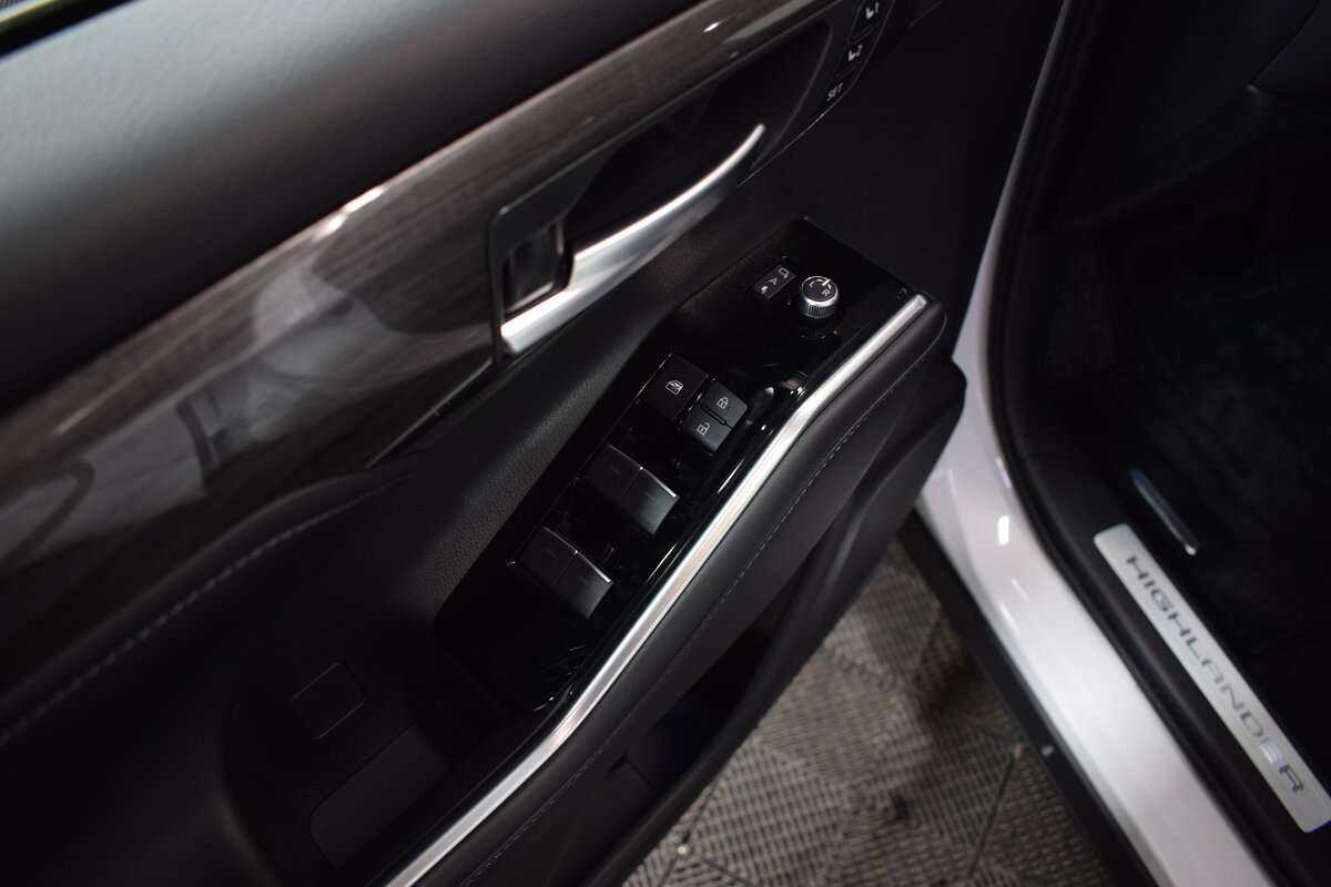 Toyota Highlander, 2023 Фото №17