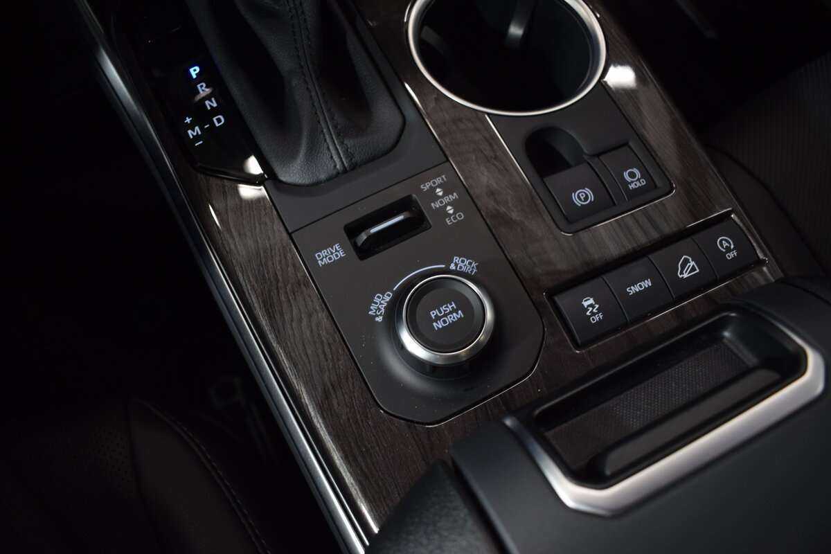 Toyota Highlander, 2023 Фото №32