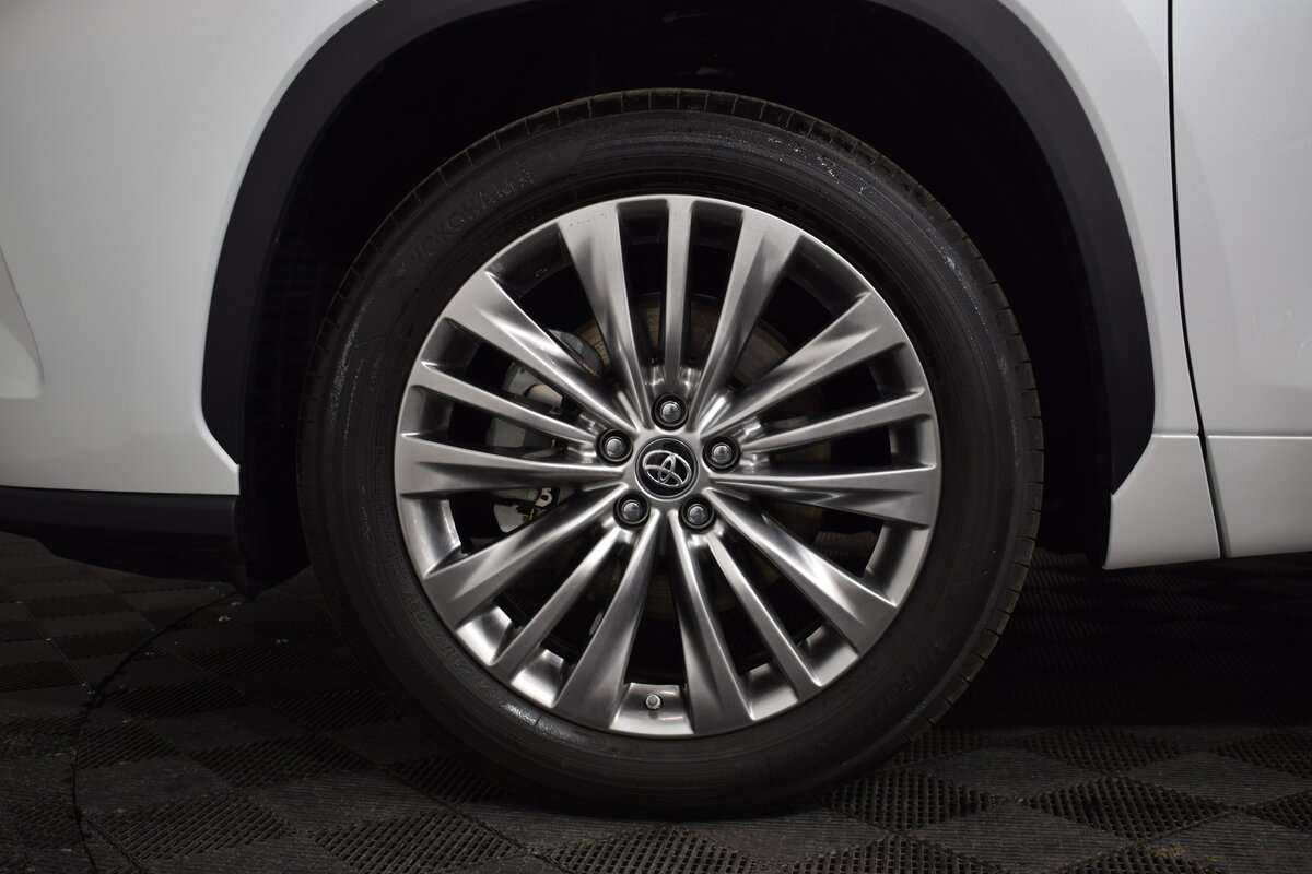 Toyota Highlander, 2023 Фото №37