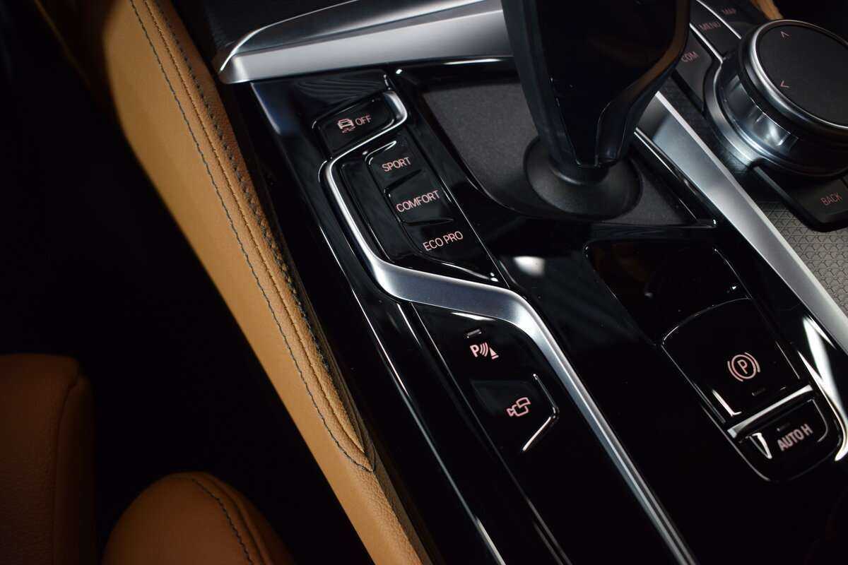 BMW 5 серии 520i, 2023 Фото №32