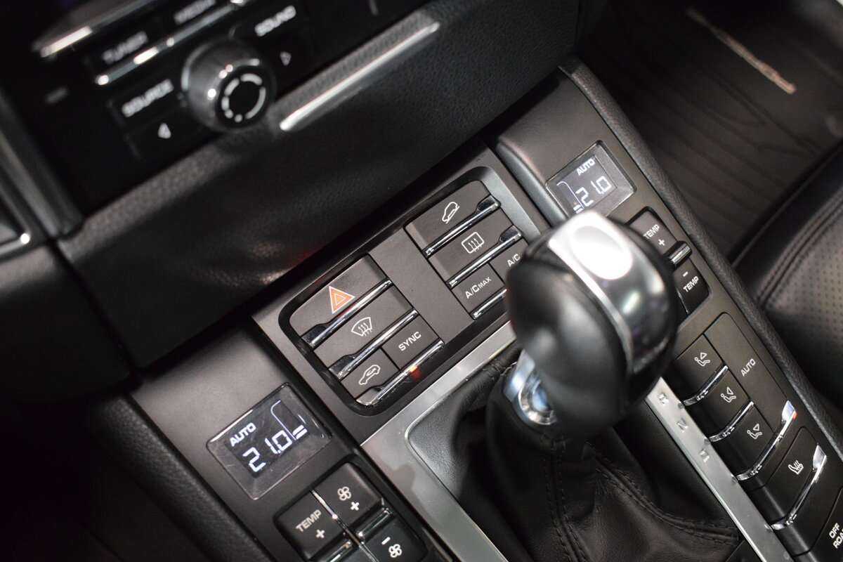 Porsche Macan Turbo, 2015 Фото №22