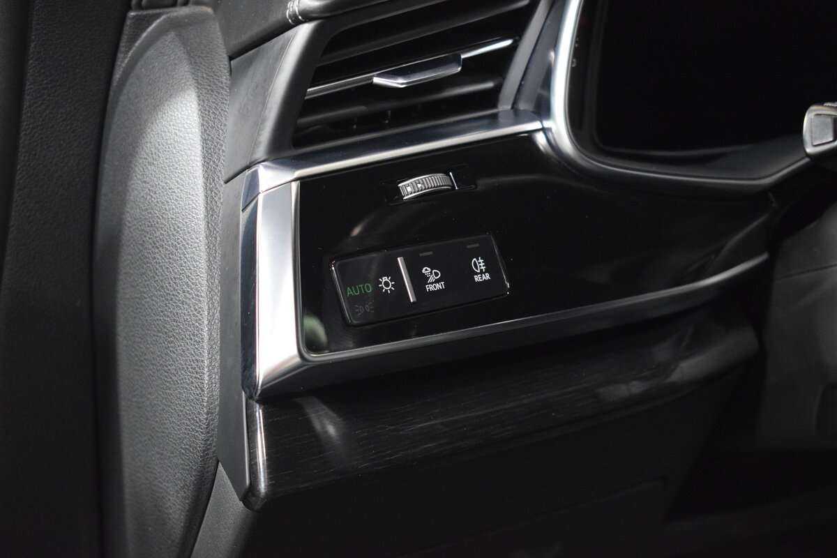 Audi Q8 55 TFSI, 2019 Фото №18