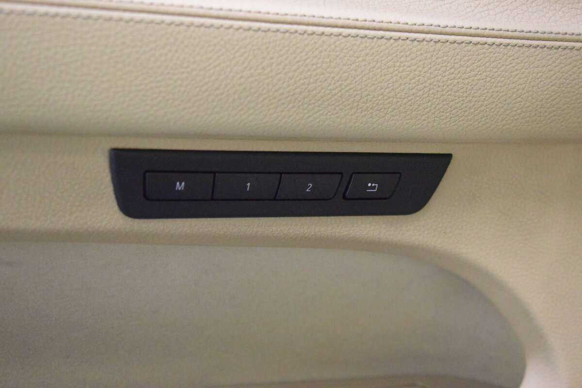 BMW 5 серии Gran Turismo 535d xDrive, 2011 Фото №17