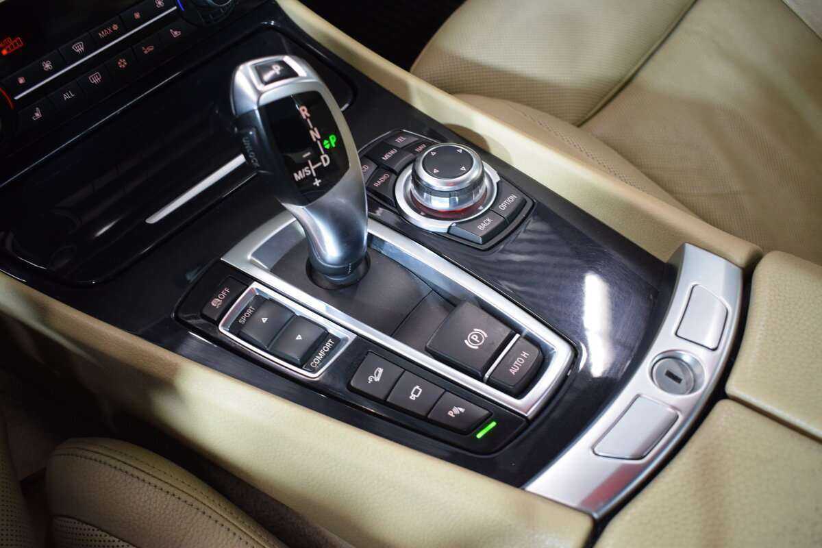 BMW 5 серии Gran Turismo 535d xDrive, 2011 Фото №26