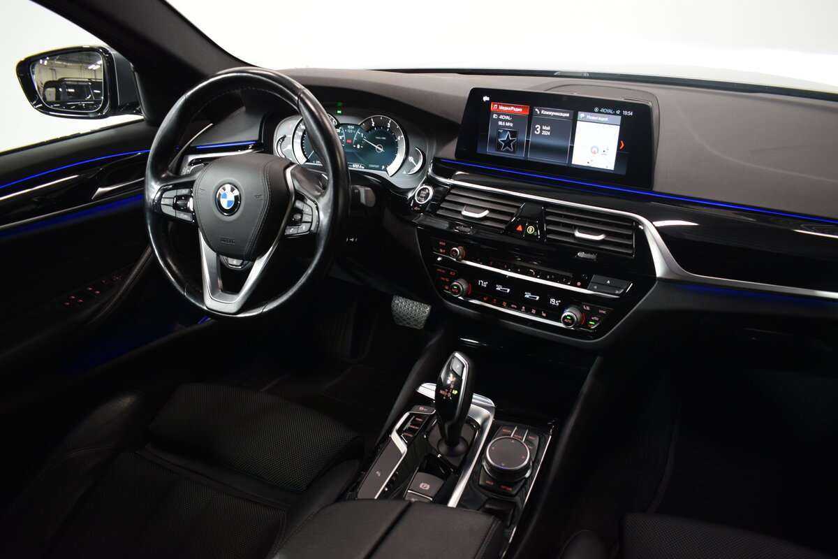 BMW 5 серии 520d xDrive, 2019 Фото №11