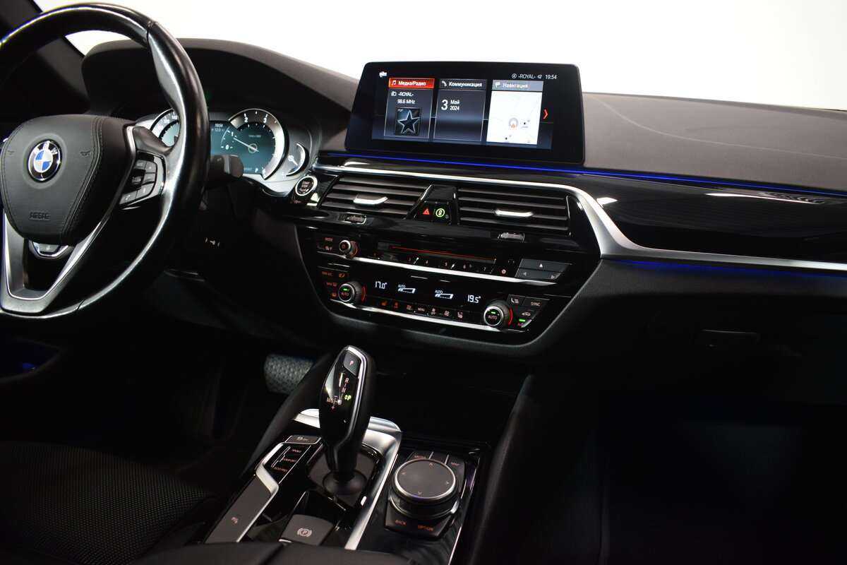 BMW 5 серии 520d xDrive, 2019 Фото №12