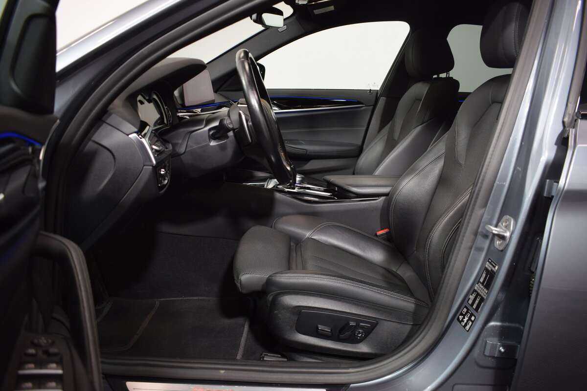 BMW 5 серии 520d xDrive, 2019 Фото №14