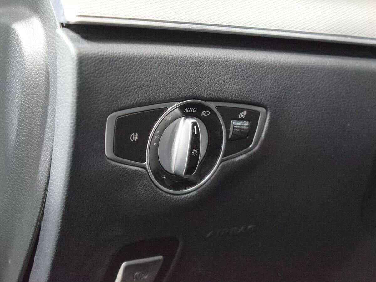 Mercedes-Benz E-Класс 200, 2019 Фото №11