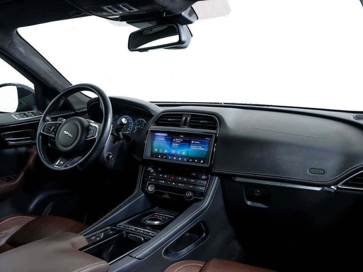 Jaguar F-Pace, 2017 Фото №9