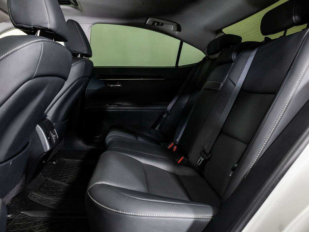 Lexus ES 200, 2018 Фото №10