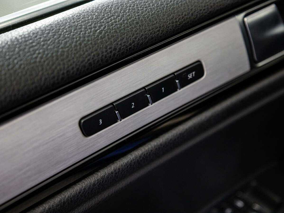 Volkswagen Touareg, 2018 Фото №17