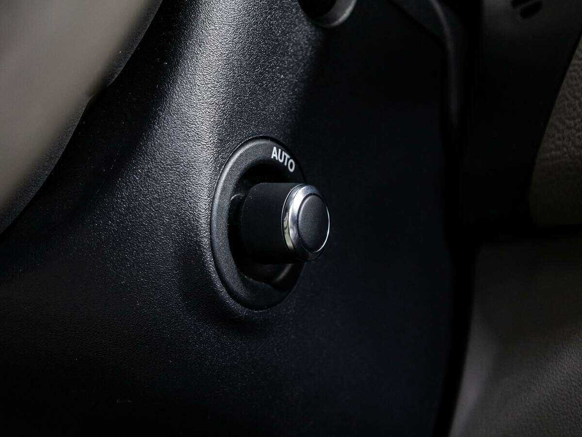 Jaguar XE, 2017 Фото №22