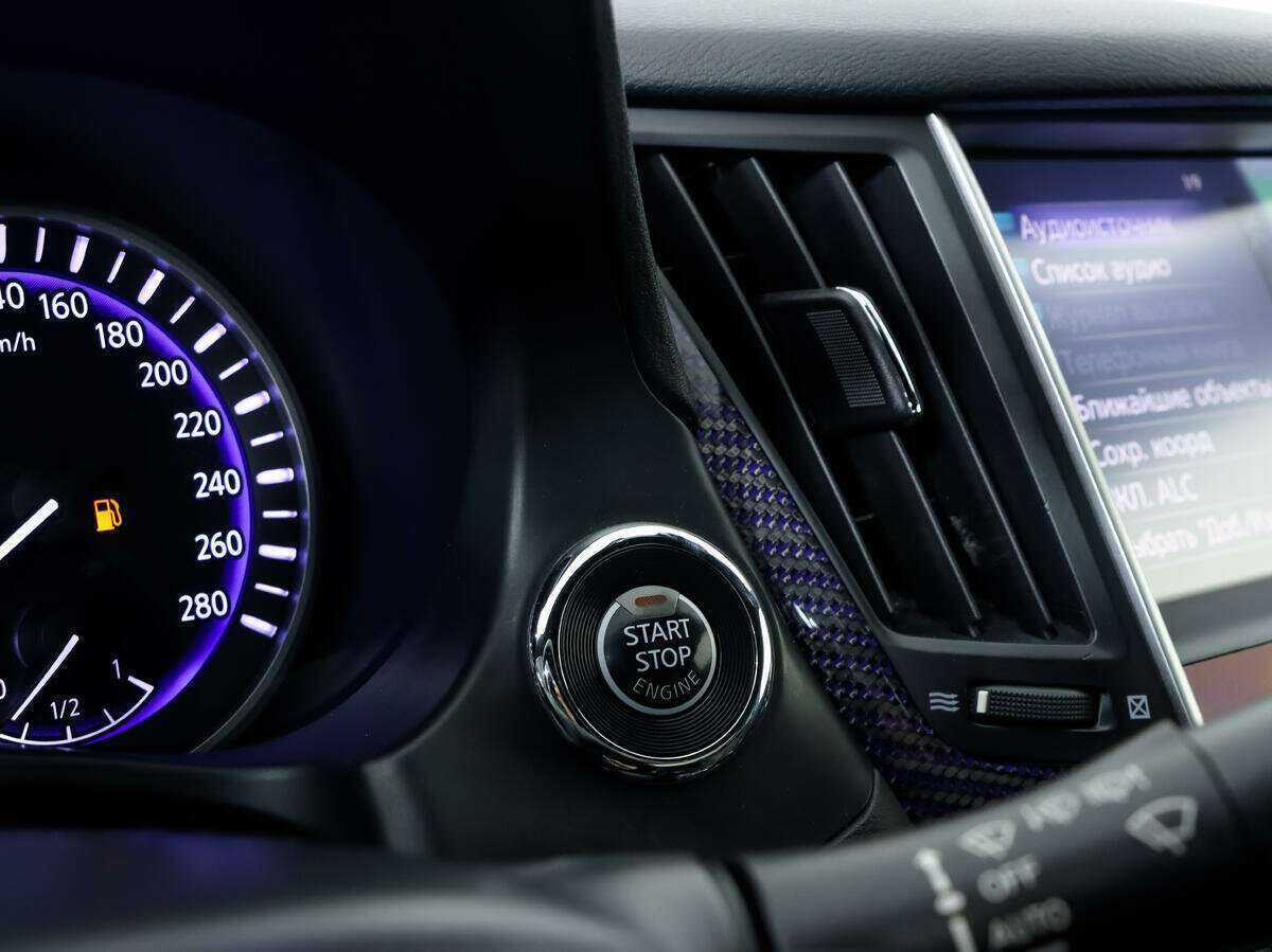 Infiniti Q60, 2017 Фото №22