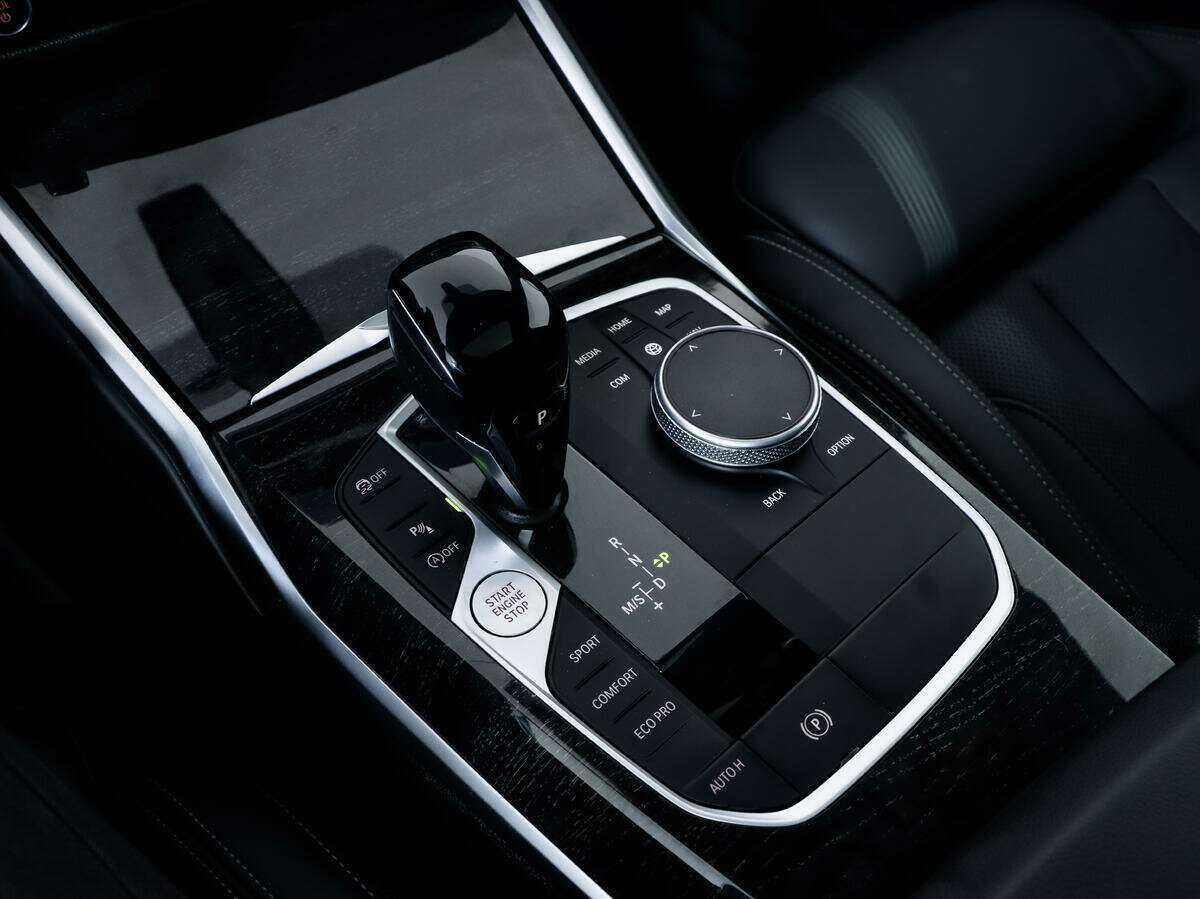 BMW 3 серии 330i, 2022 Фото №16