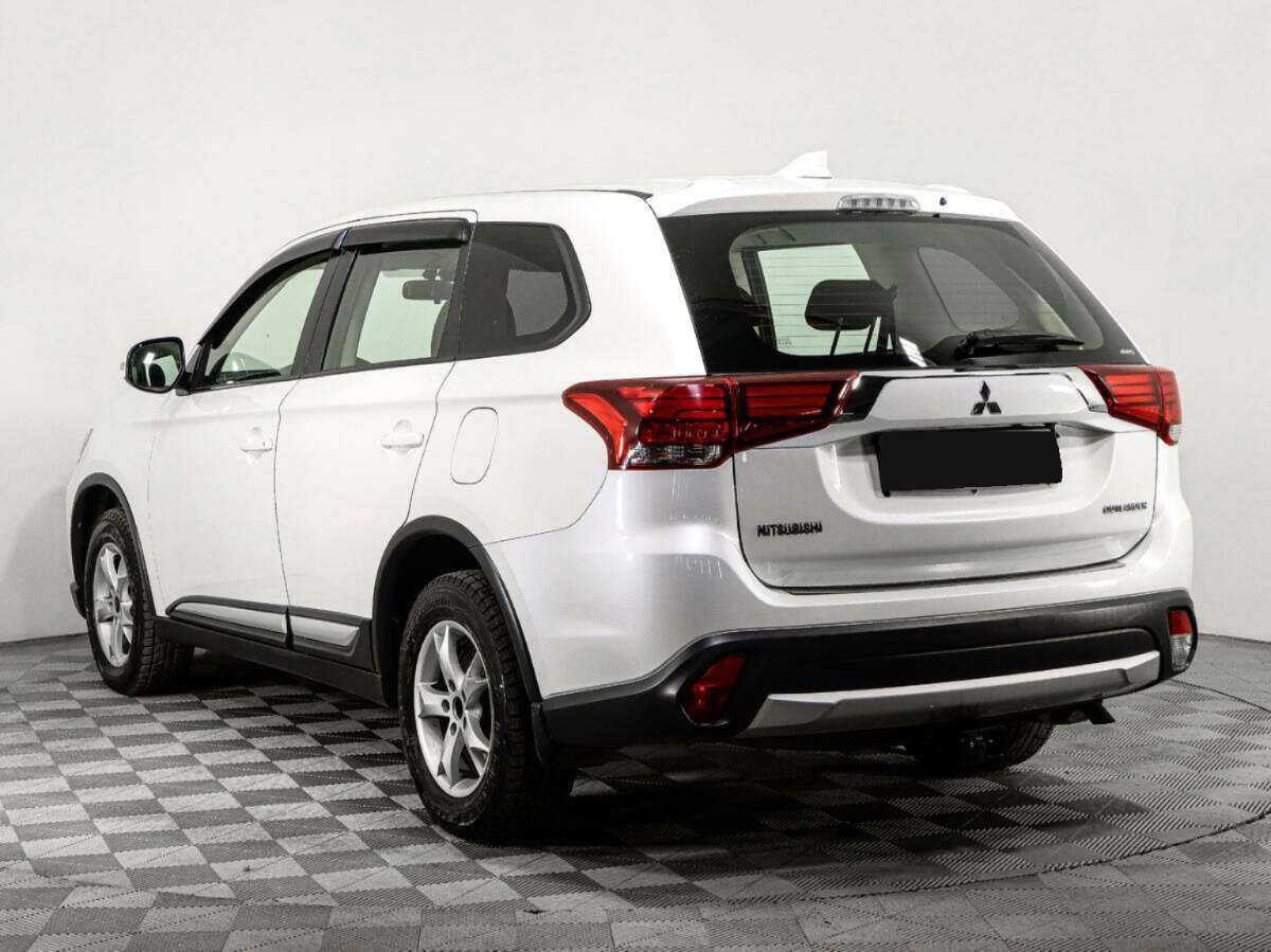 Mitsubishi Outlander, 2018 - 203 347 км. | Фото №6