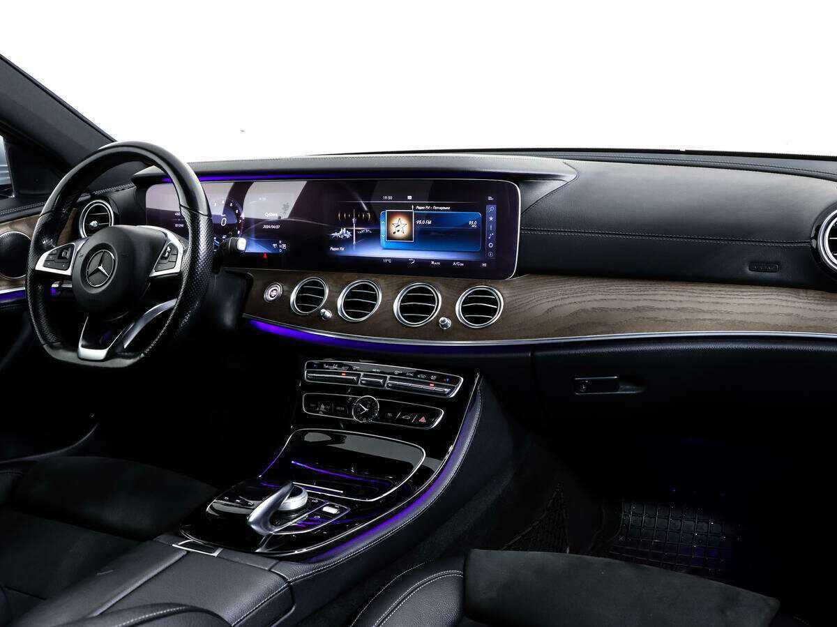 Mercedes-Benz E-Класс 300, 2017 Фото №10