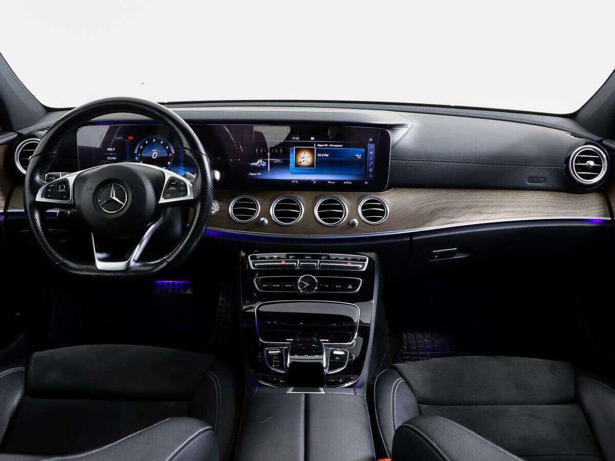 Mercedes-Benz E-Класс 300, 2017 Фото №11