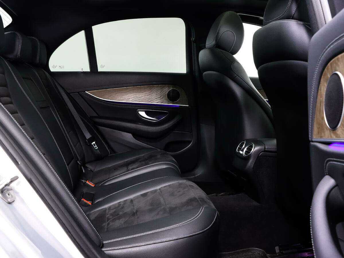 Mercedes-Benz E-Класс 300, 2017 Фото №21