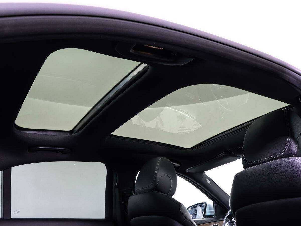 Mercedes-Benz E-Класс 300, 2017 Фото №22