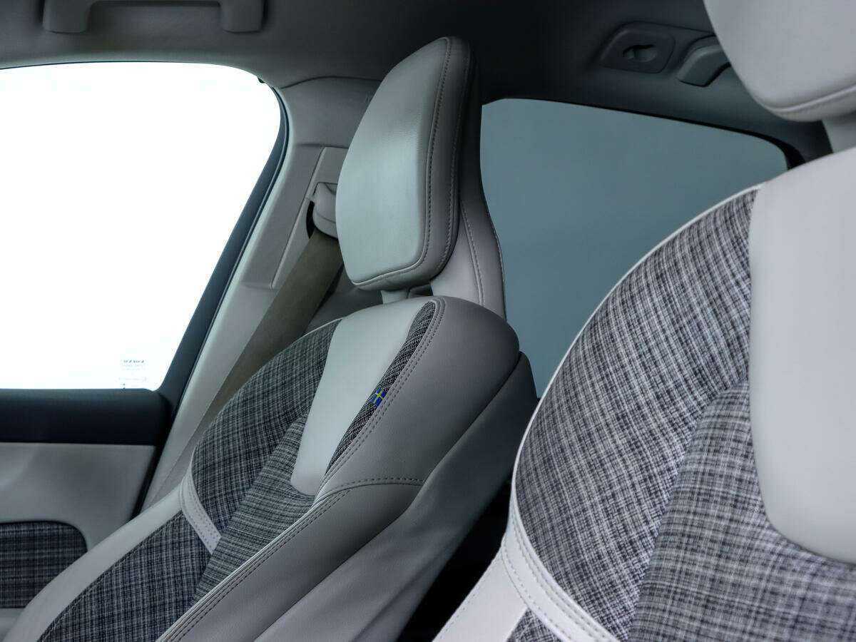 Volvo XC60, 2018 Фото №17