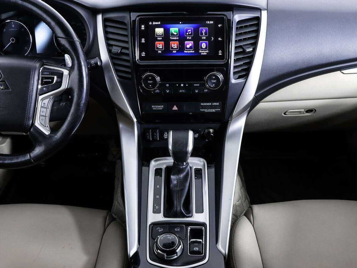 Mitsubishi Pajero Sport, 2017 Фото №17