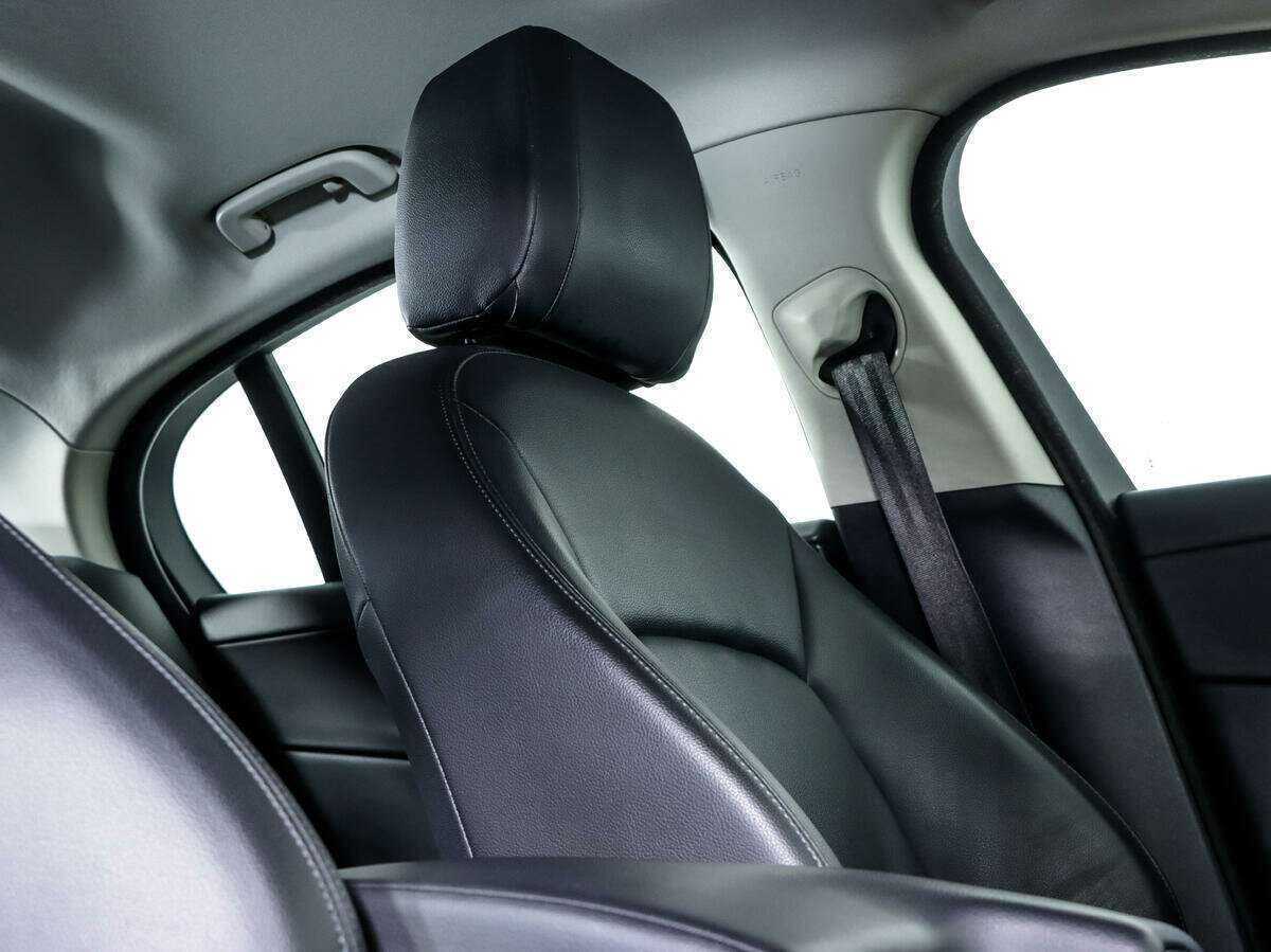 Jaguar XE, 2017 Фото №20