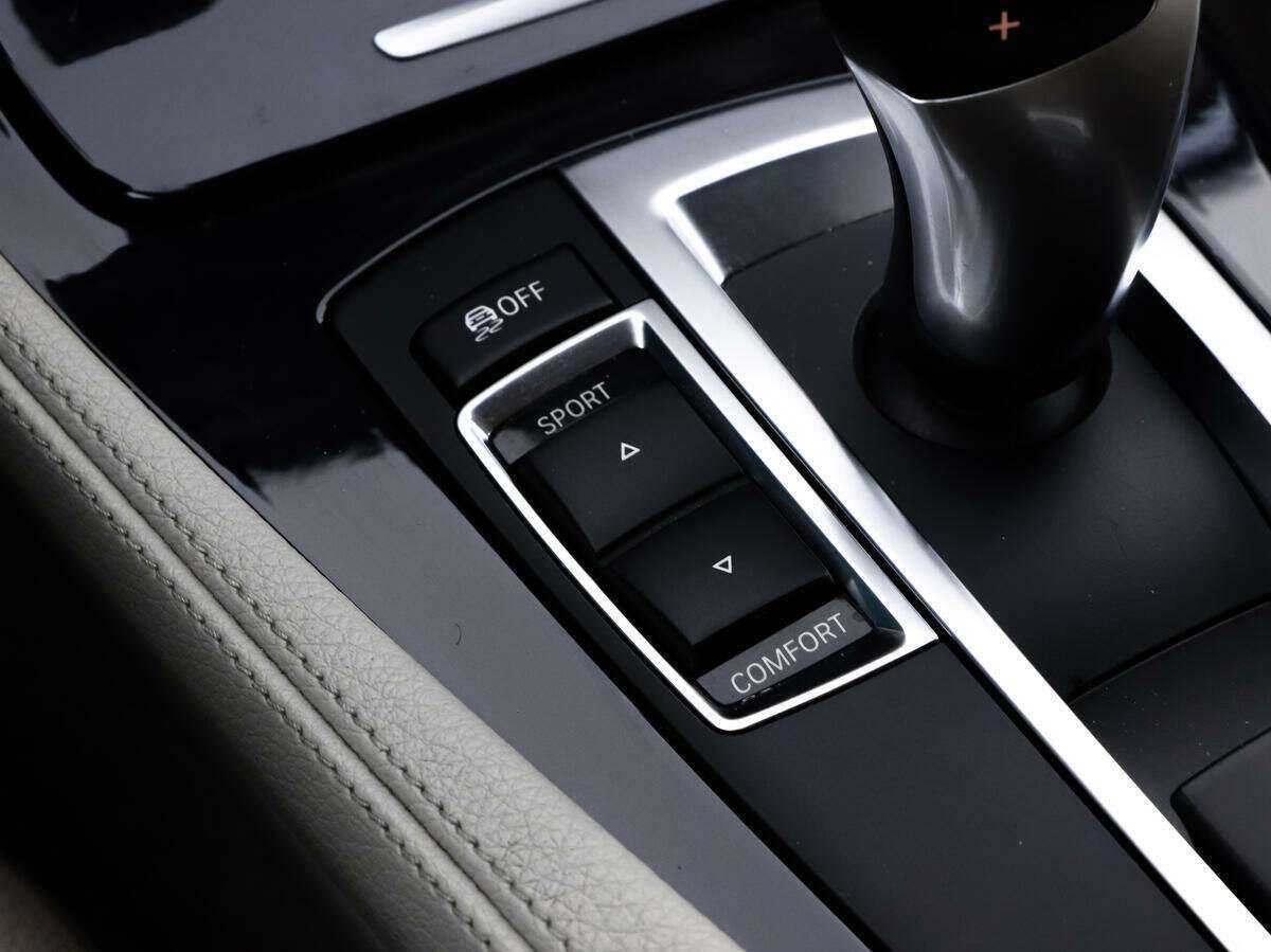 BMW 5 серии 520i, 2012 Фото №20