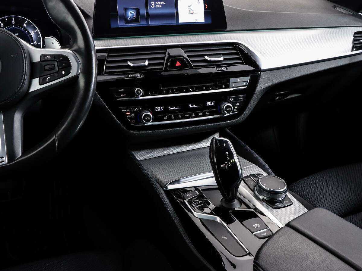 BMW 5 серии 530i xDrive, 2017 Фото №10