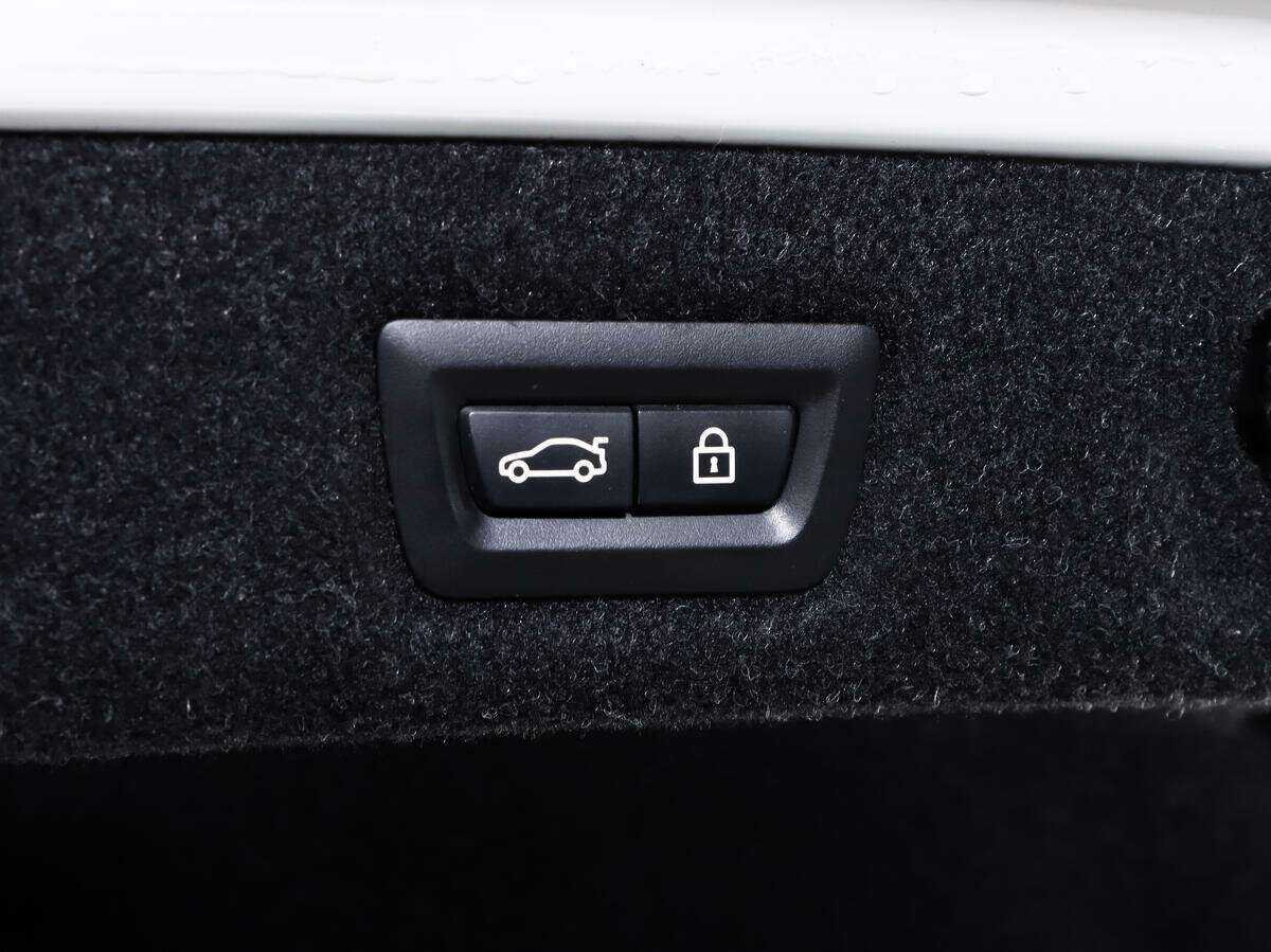 BMW 5 серии 530i xDrive, 2017 Фото №19