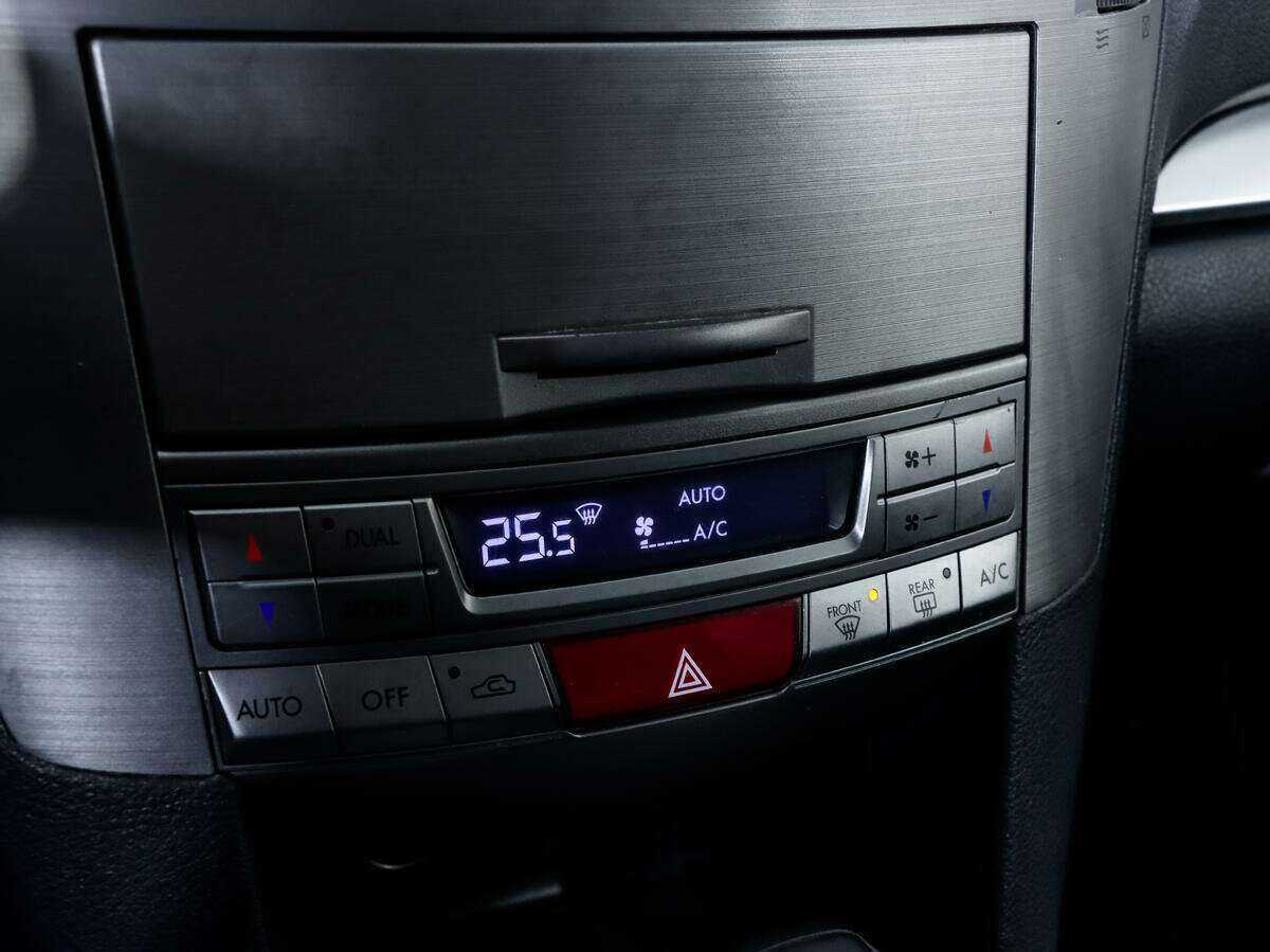 Subaru Legacy, 2010 Фото №12