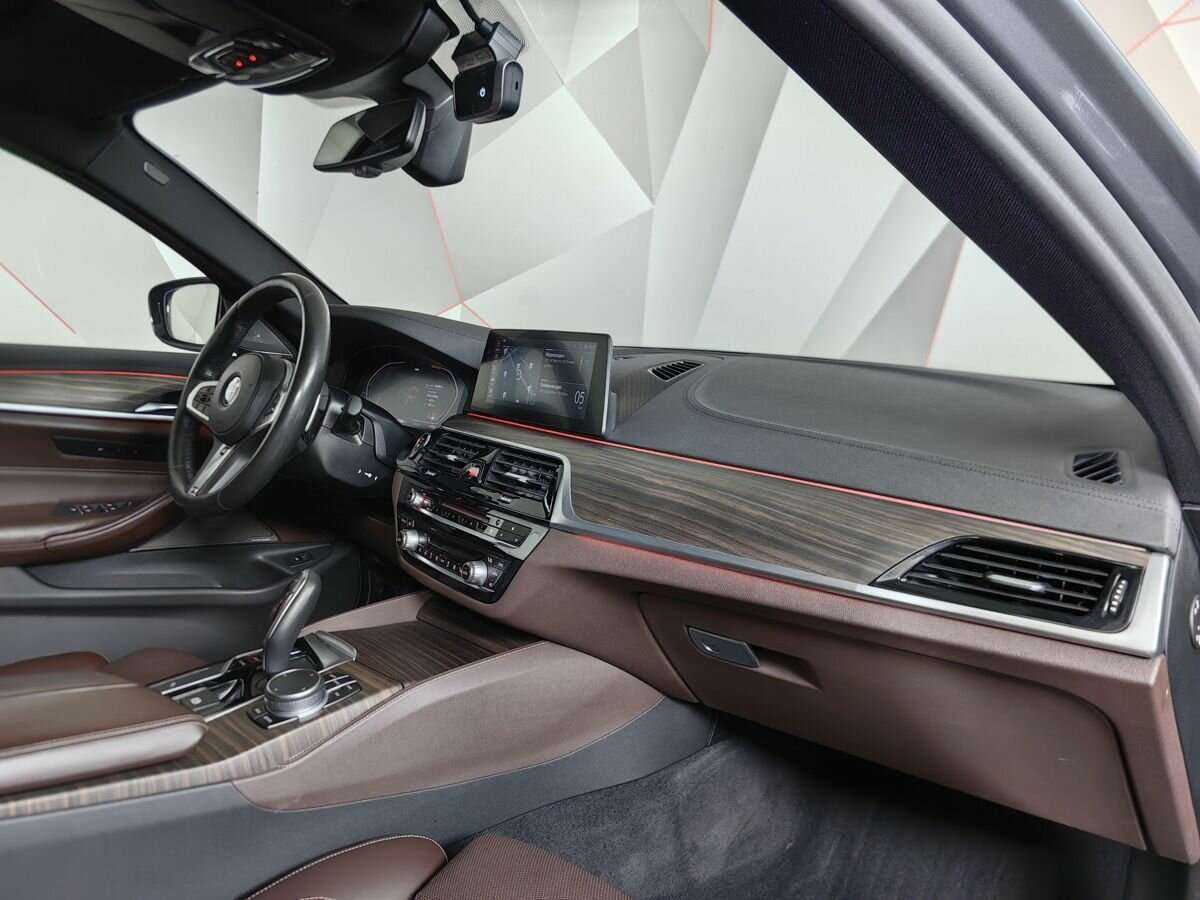 BMW 5 серии 530d xDrive, 2019 Фото №9
