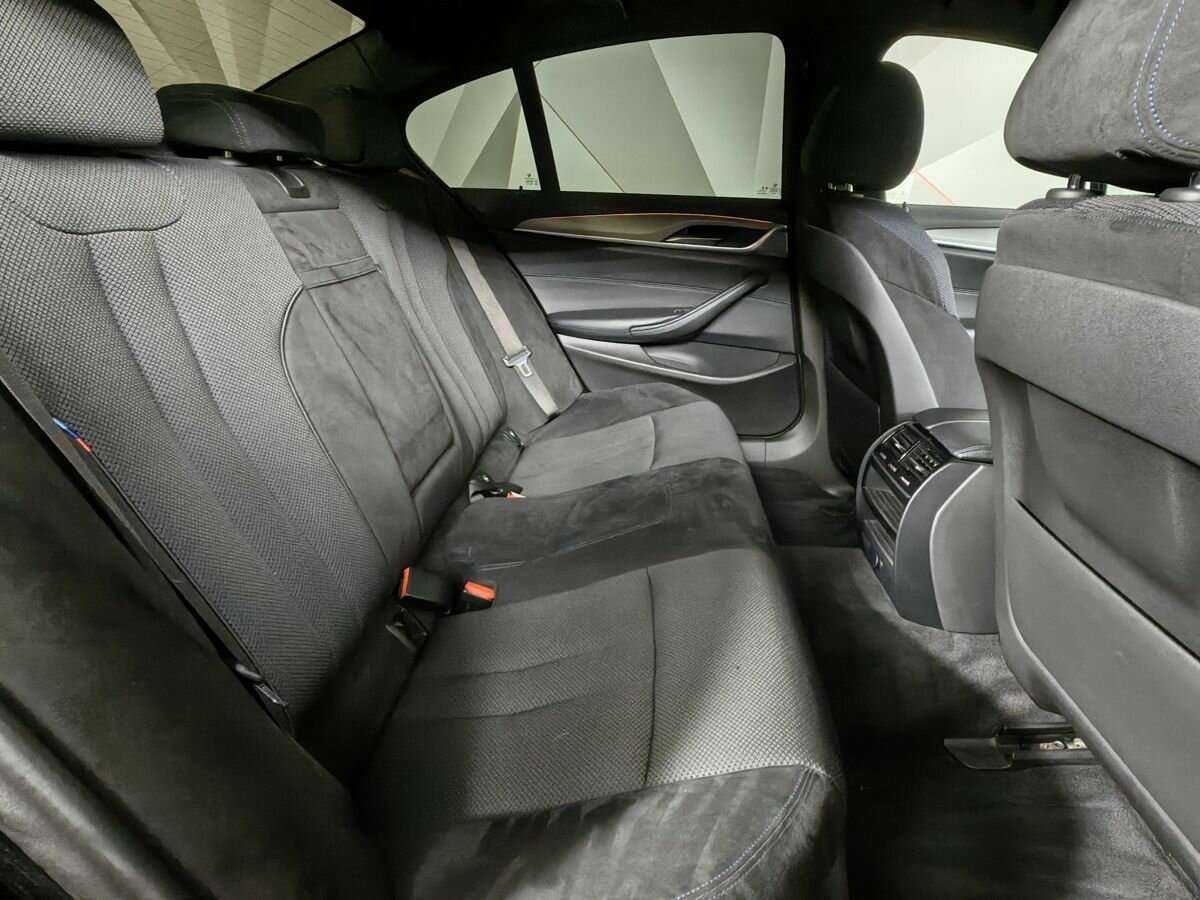 BMW 5 серии 530i xDrive, 2017 Фото №9