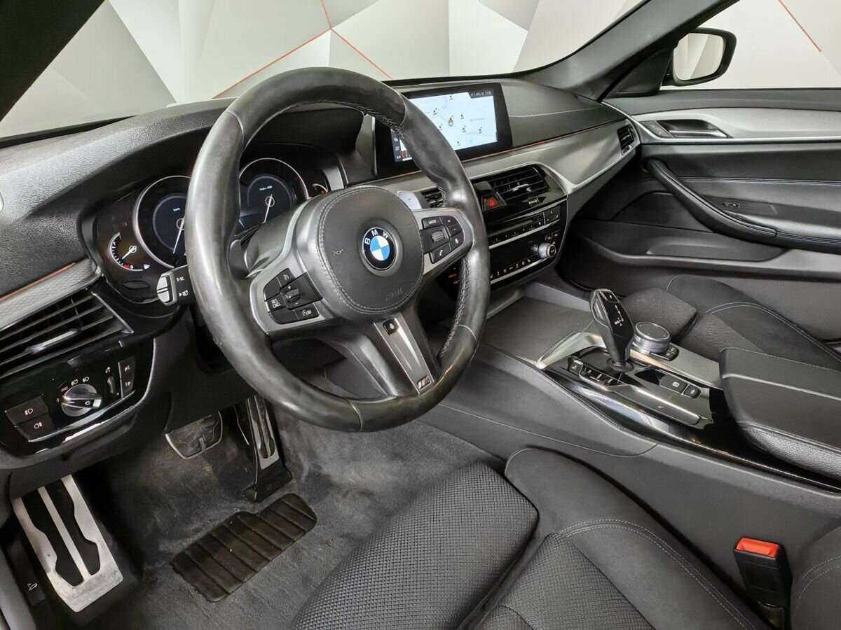 BMW 5 серии 530i xDrive, 2017 Фото №11