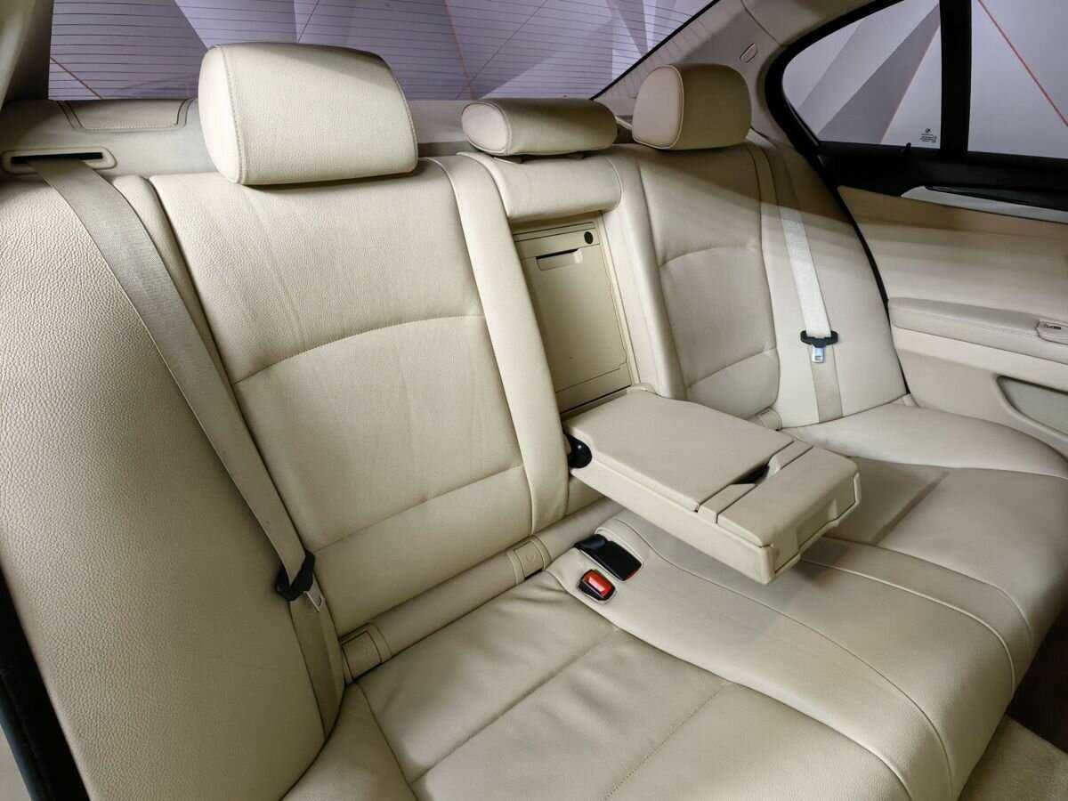 BMW 5 серии 528i, 2011 Фото №13