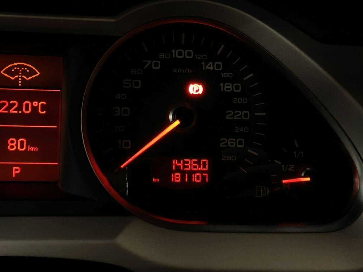 Audi A6, 2010 Фото №16