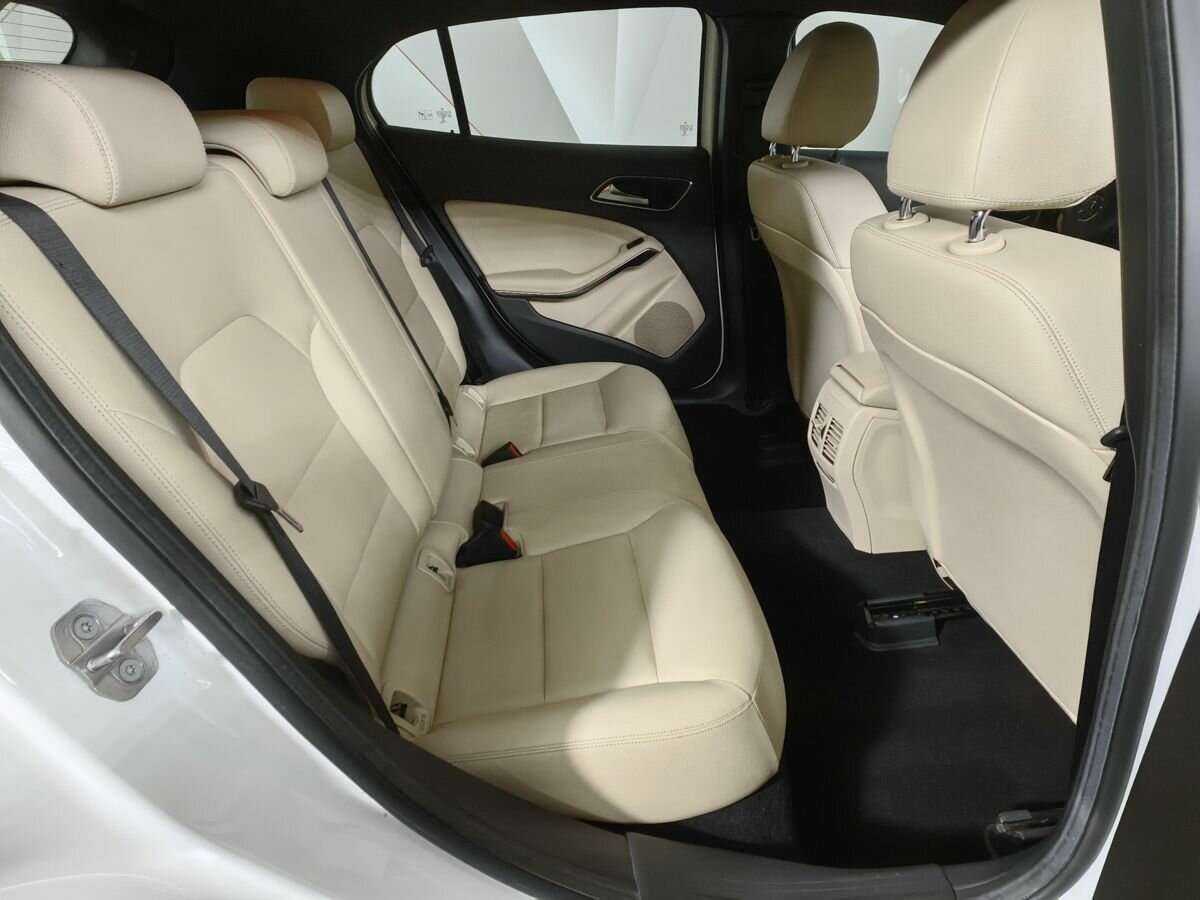 Mercedes-Benz GLA 200, 2019 Фото №12