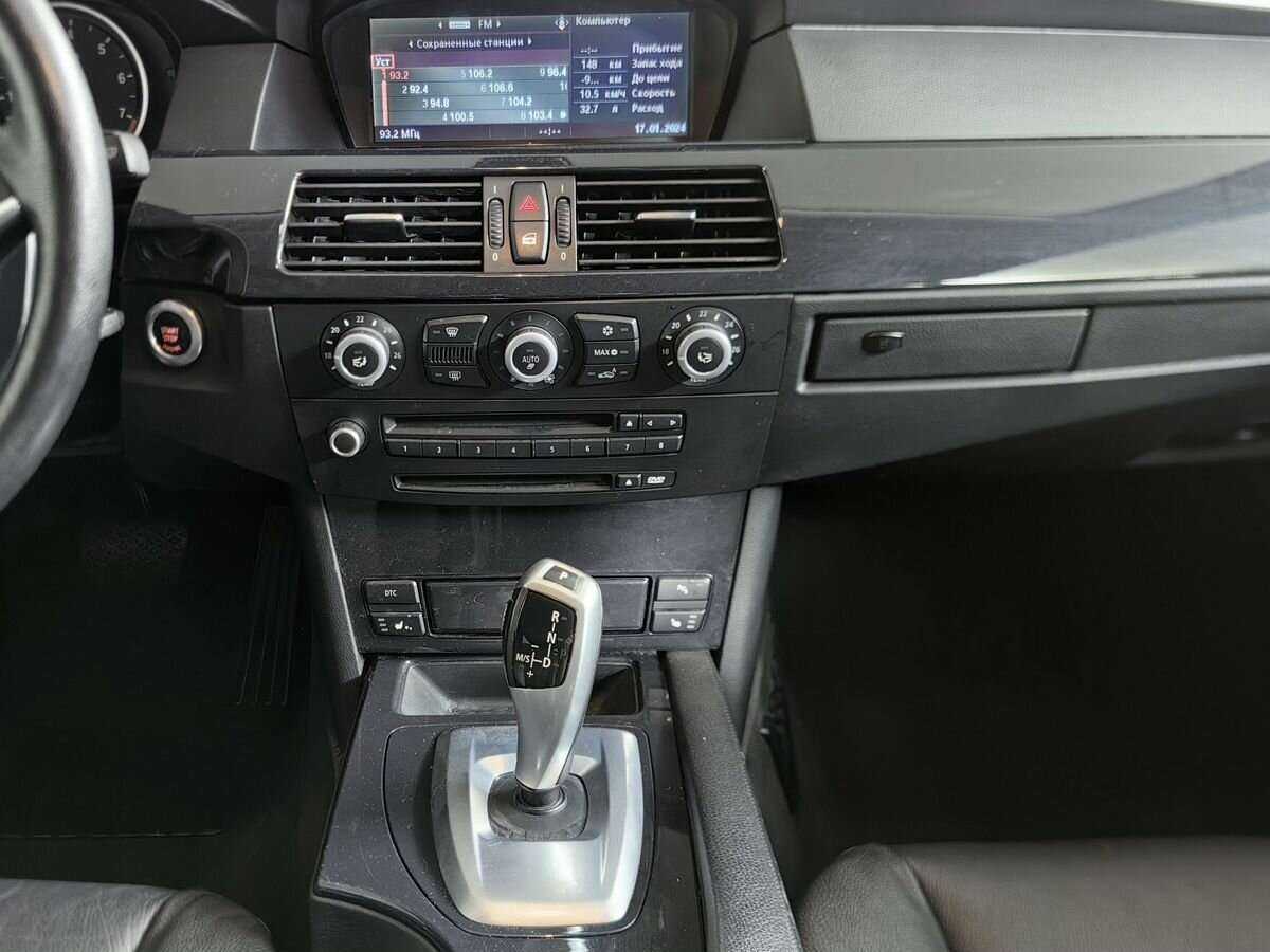 BMW 5 серии 525xi, 2009 Фото №11