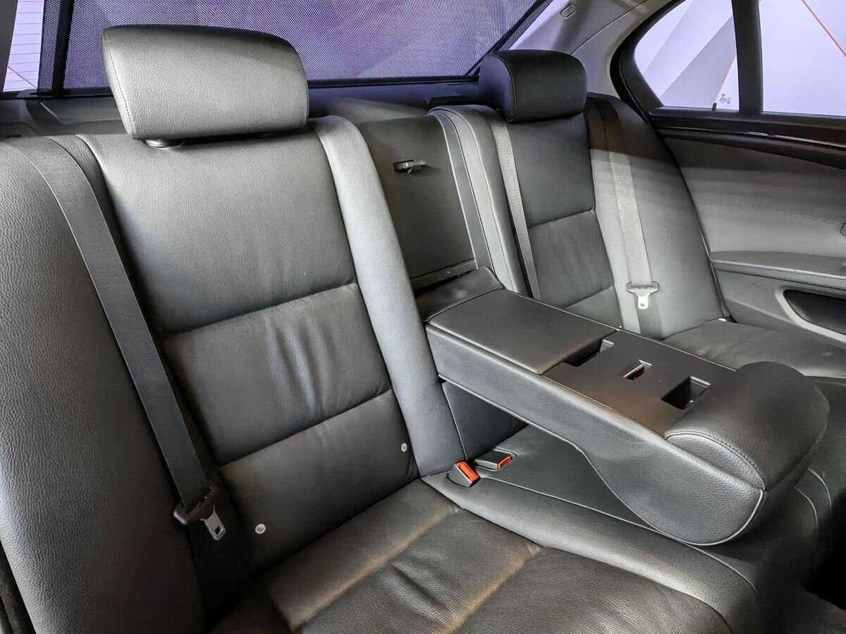 BMW 5 серии 525xi, 2009 Фото №13