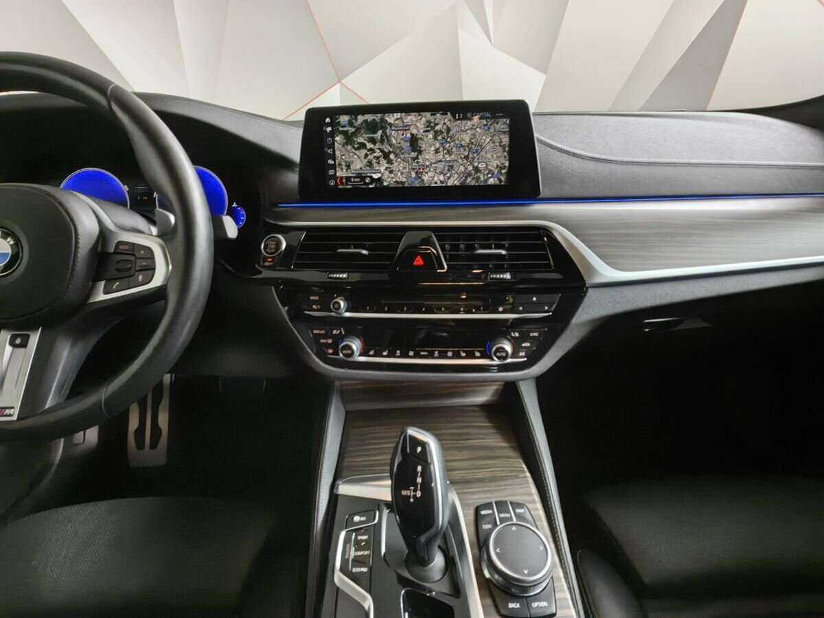 BMW 5 серии 530d xDrive, 2018 Фото №11