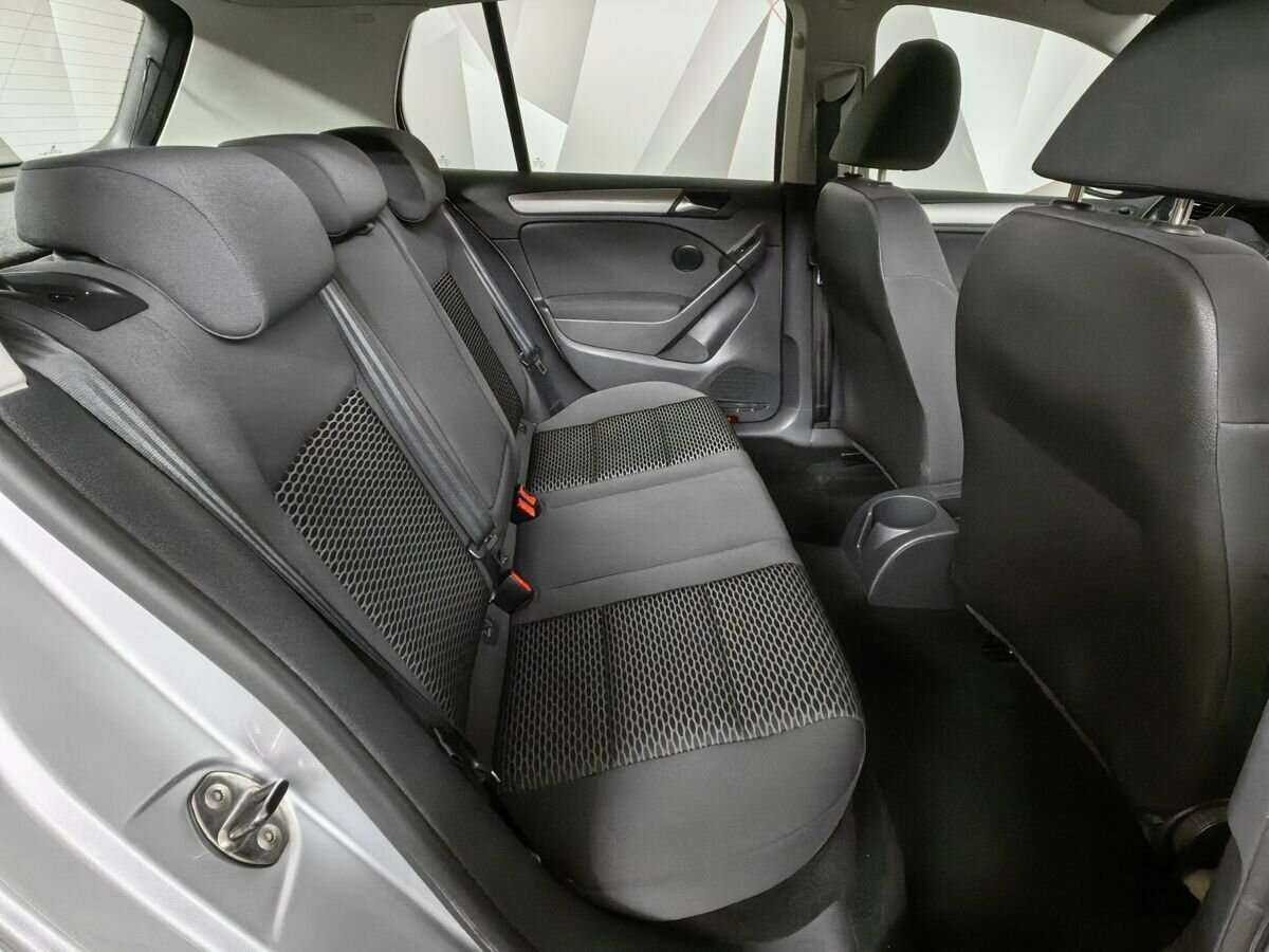 Volkswagen Golf, 2010 Фото №10