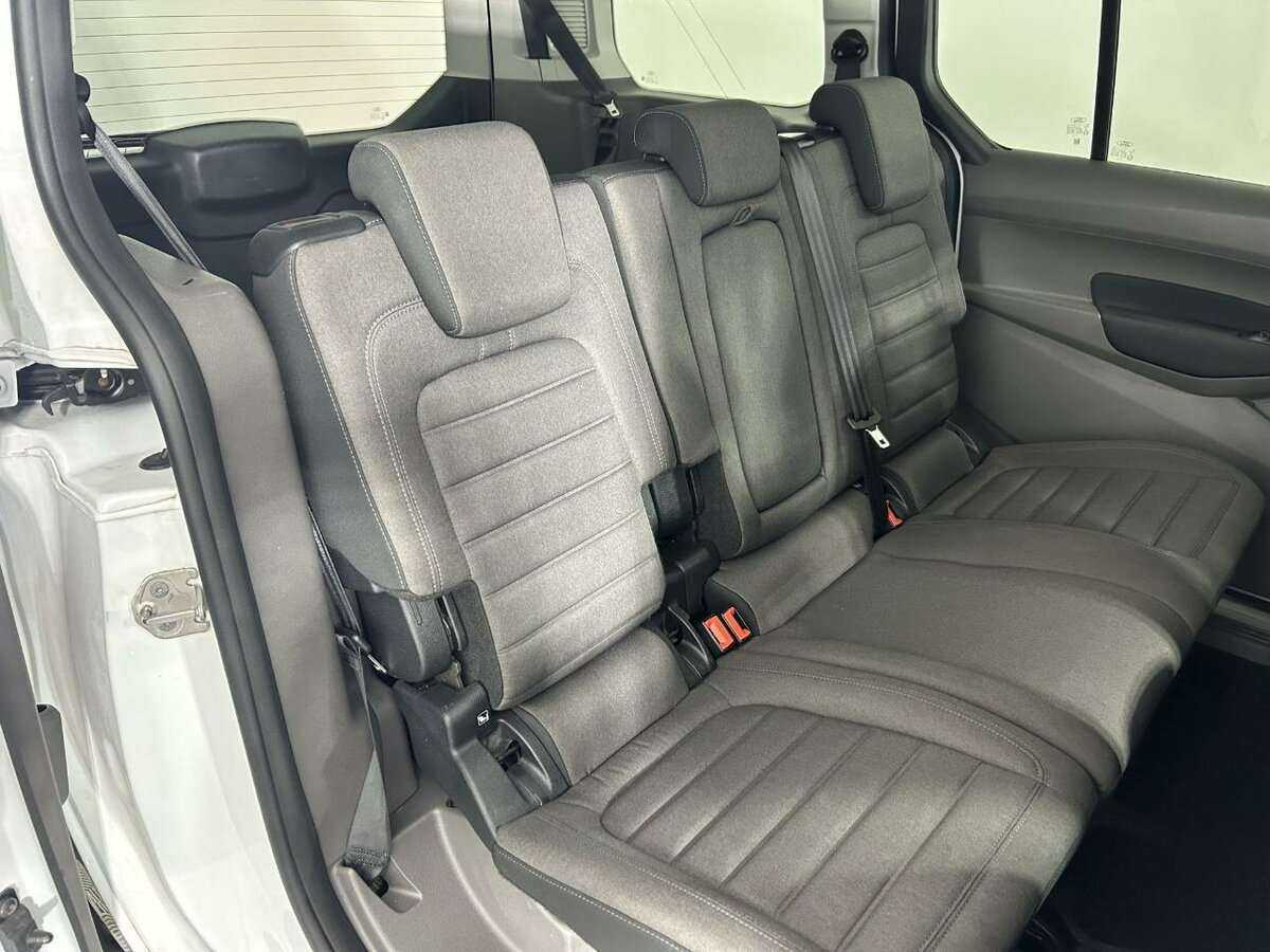 Ford Tourneo Connect, 2019 Фото №16