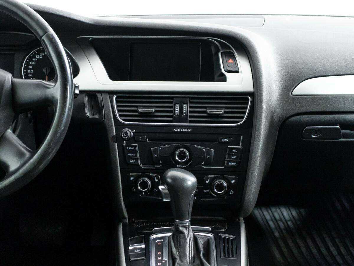 Audi A4, 2010 Фото №14
