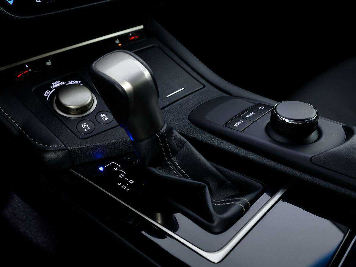 Lexus ES 200, 2017 Фото №21