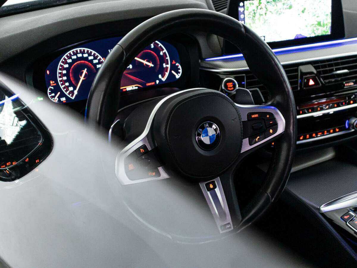 BMW 5 серии 520d xDrive, 2018 Фото №18