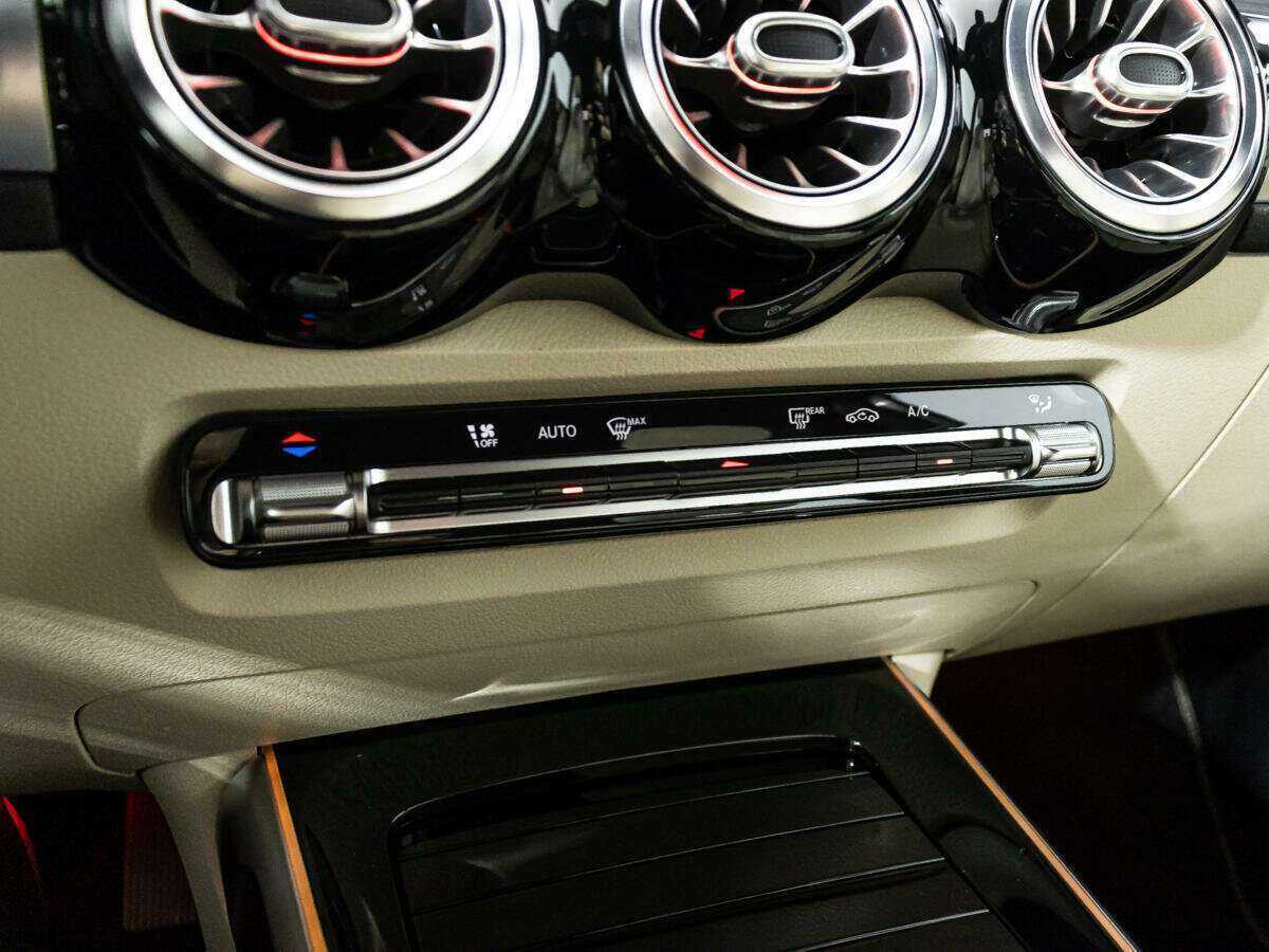 Mercedes-Benz GLB 200 d, 2020 Фото №20