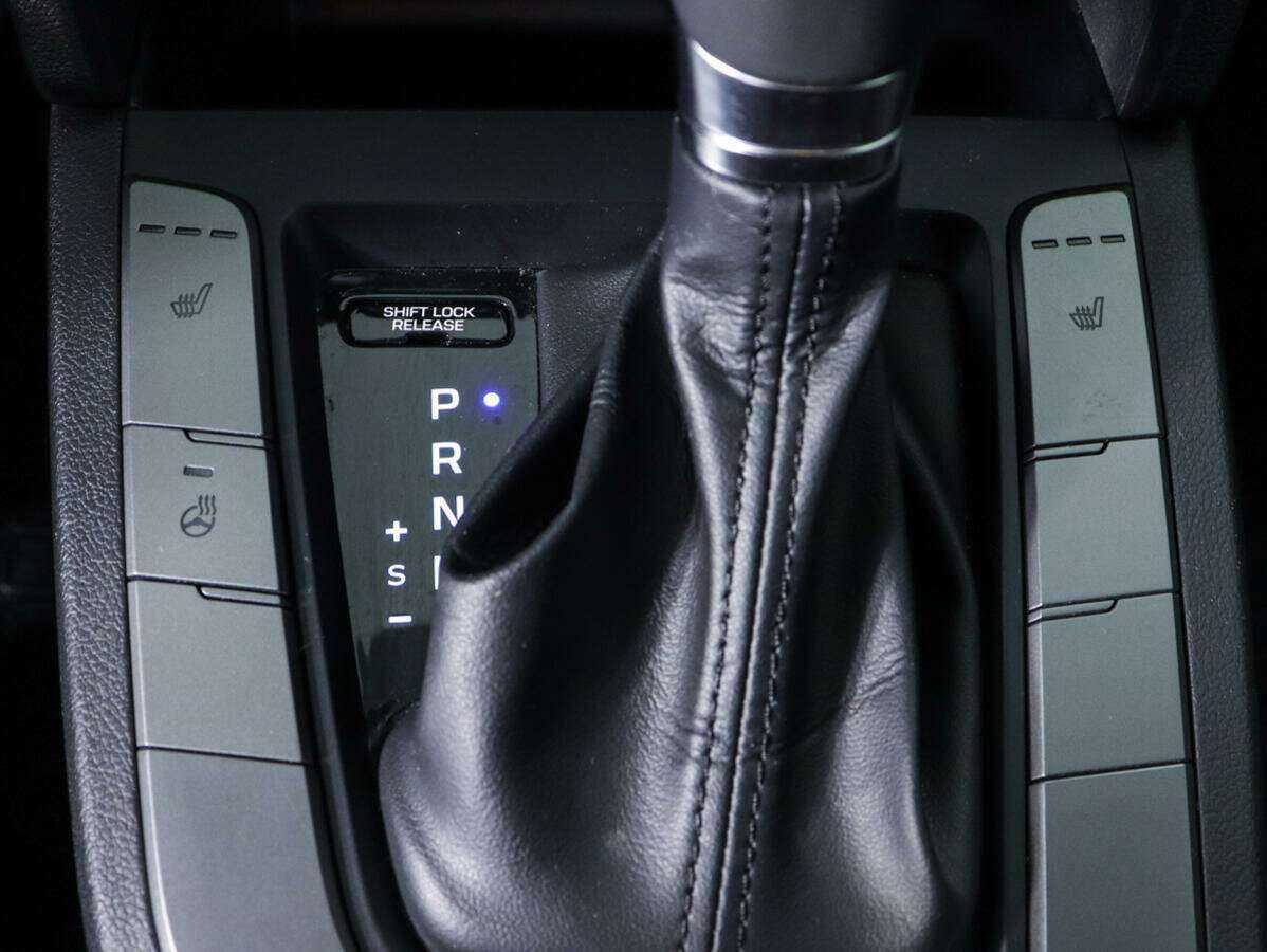 Hyundai Elantra, 2020 Фото №11