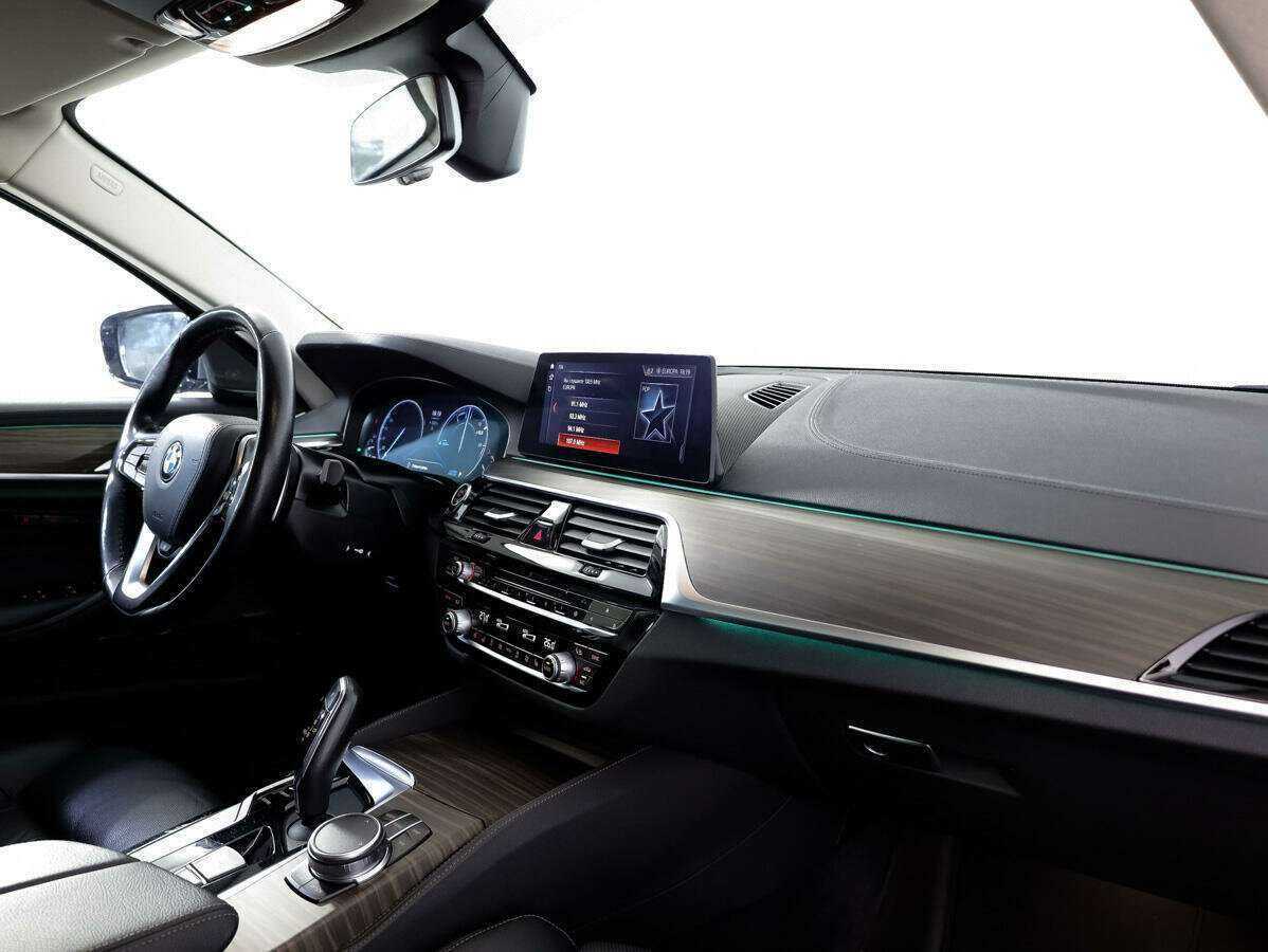 BMW 5 серии 530i xDrive, 2018 Фото №9
