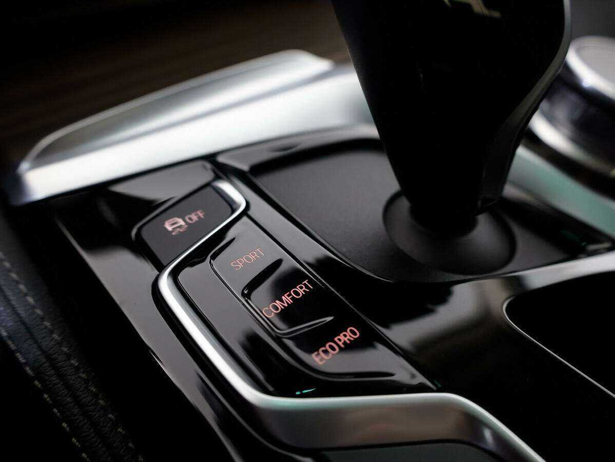 BMW 5 серии 530i xDrive, 2018 Фото №13