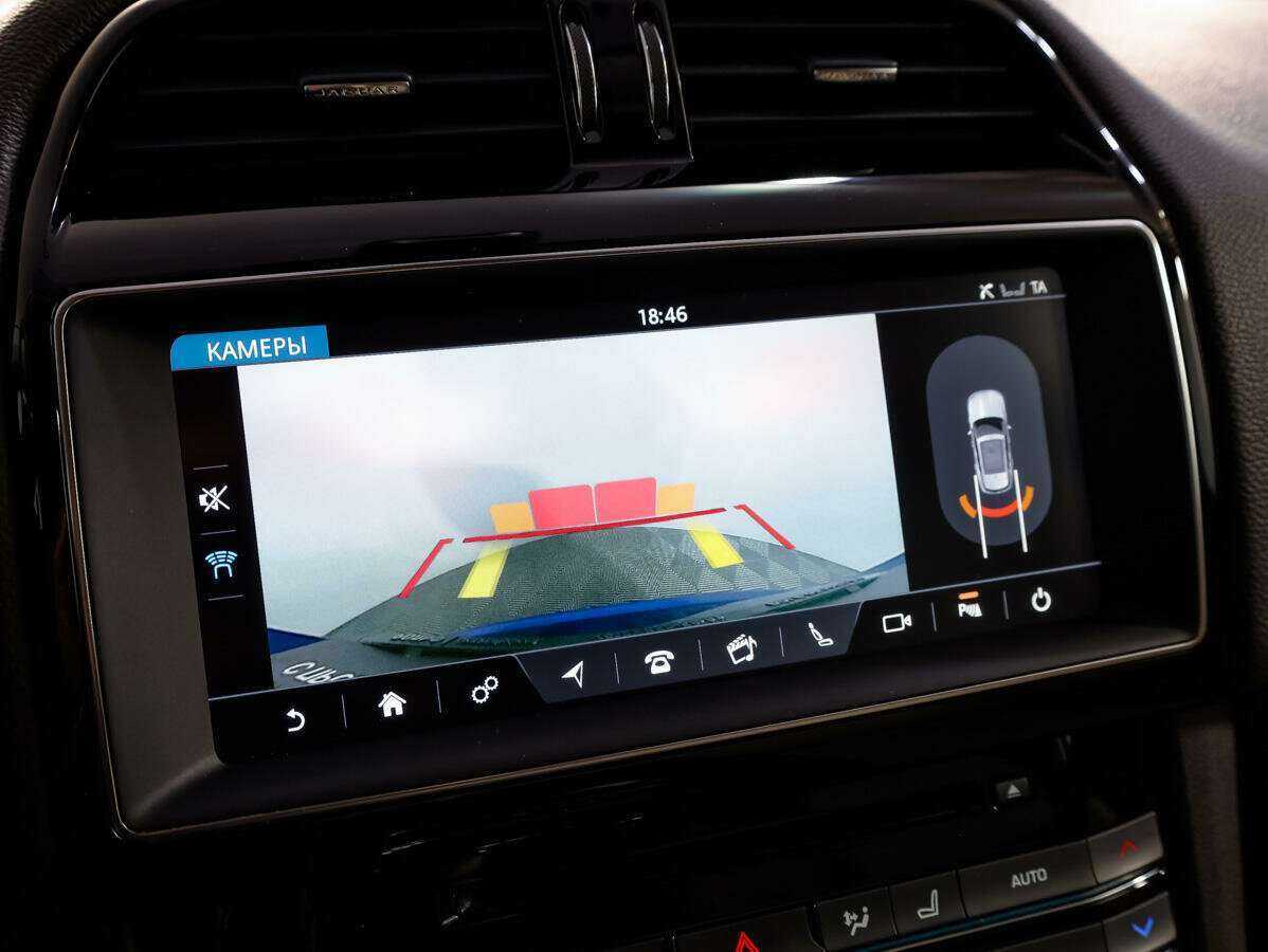 Jaguar F-Pace, 2018 Фото №18