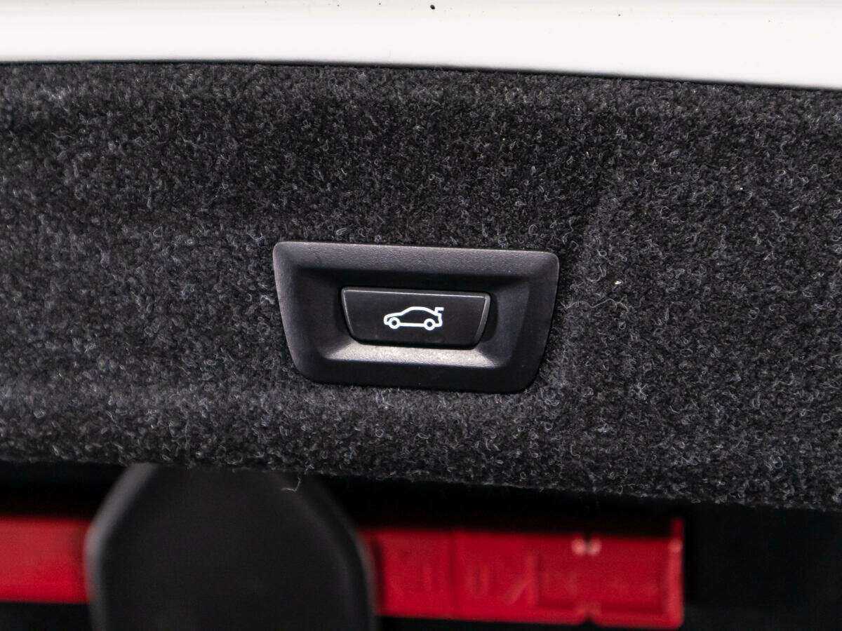 BMW 3 серии 320i xDrive, 2020 Фото №15